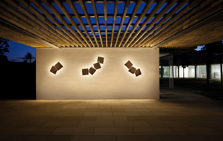 Vibia Origami Outdoor Wall Lamp