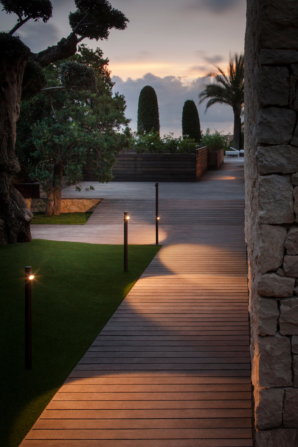 Vibia - Stories - Garden Path Lighting - Bamboo