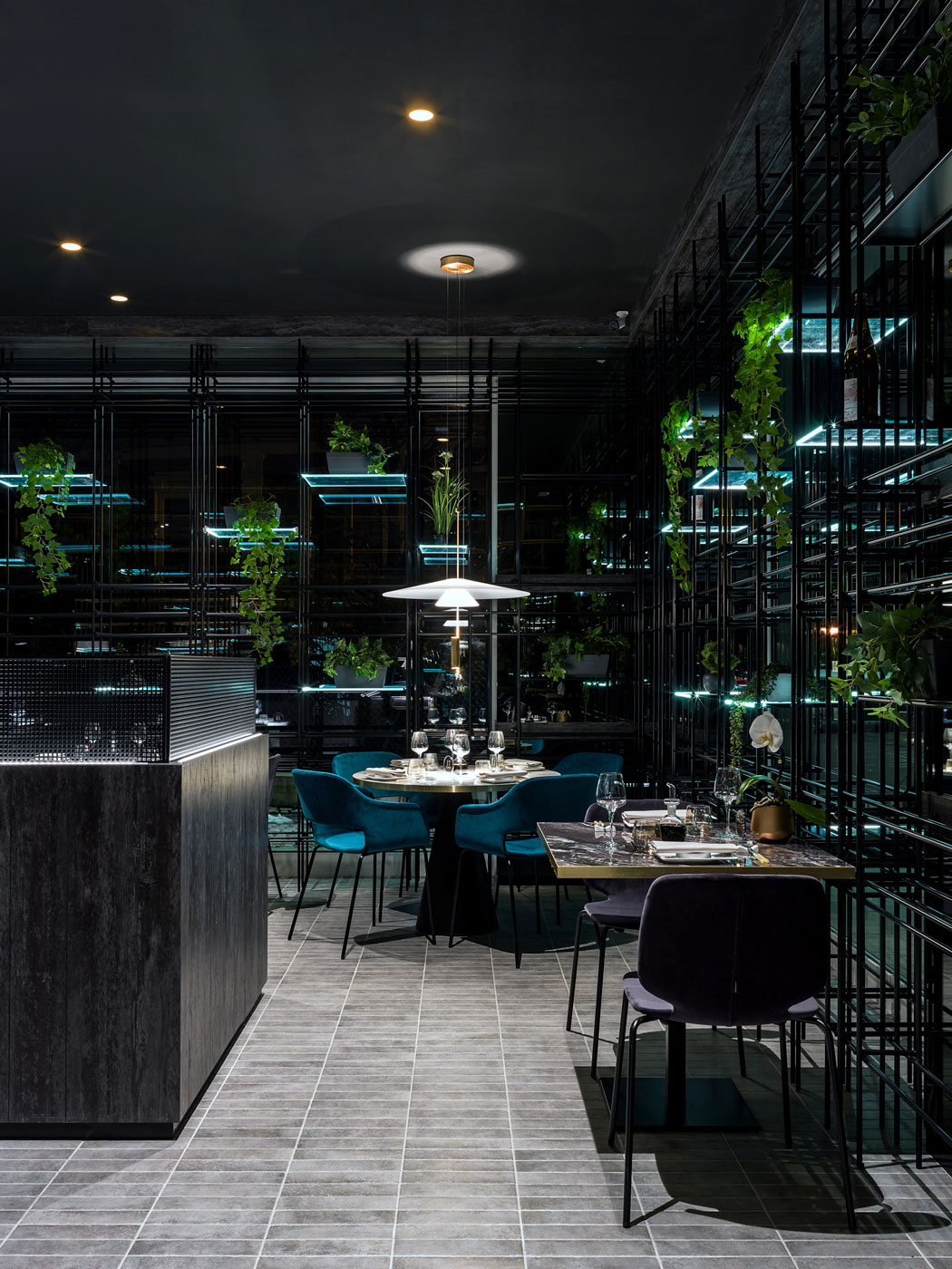 Vibia The Edit - Brightening Restaurants Flamingo