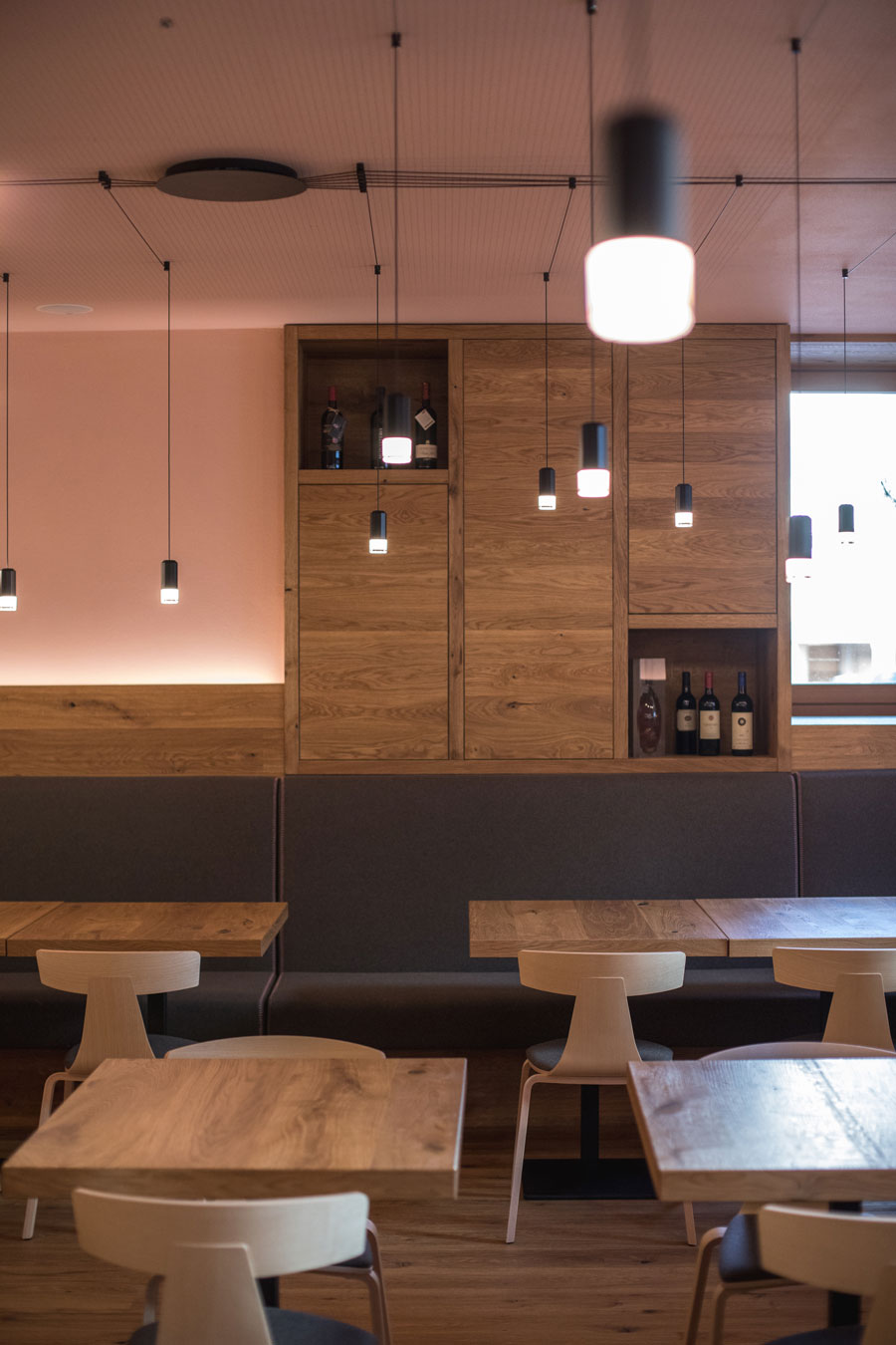 Vibia The Edit - Brightening Restaurants Wireflow