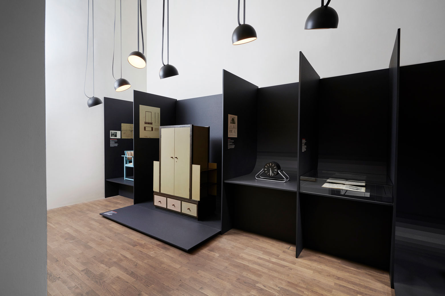 Vibia The Edit - Plusminus solves the puzzle of two spaces